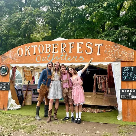 Κάμπινγκ Oktoberfest Bavarian Village With Breakfast & Welcome Beer Μόναχο