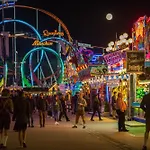 אתר קמפינג Oktoberfest Bavarian Village Breakfast & Beer Included *